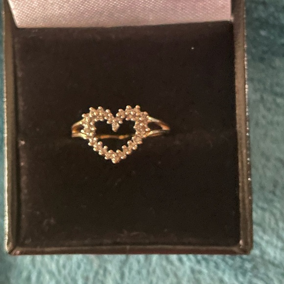 Diamond ring heart cluster 10k - Picture 3 of 10